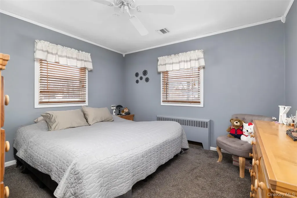 449 51st Street Lindenhurst NY 11757