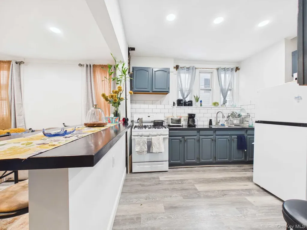 623 Baker Avenue Bronx NY 10460