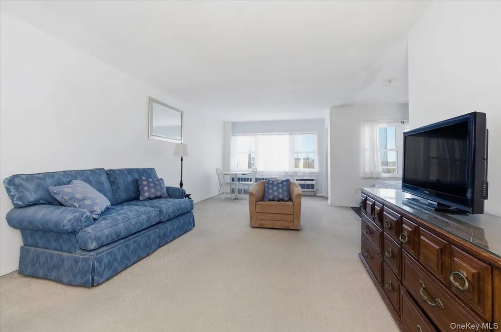 740 E Broadway Long Beach NY 11561