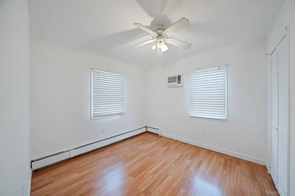 723 W Main Street Riverhead NY 11901