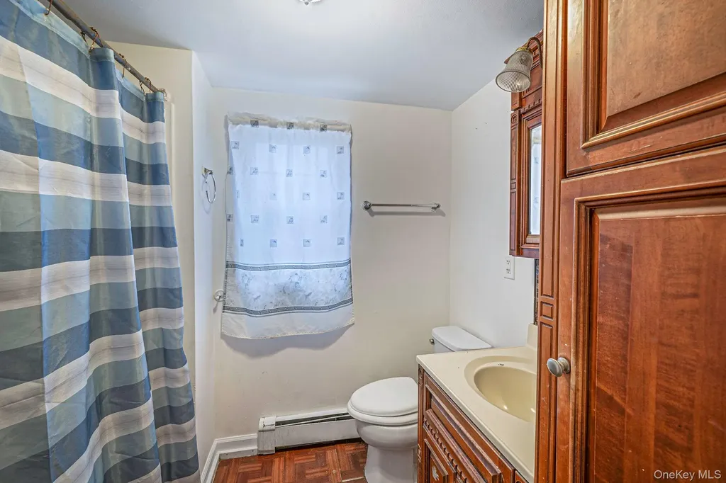 723 W Main Street Riverhead NY 11901
