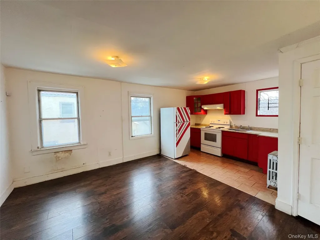 13533 234th Place Rosedale NY 11422