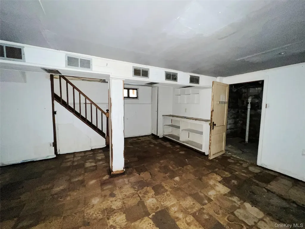 13533 234th Place Rosedale NY 11422