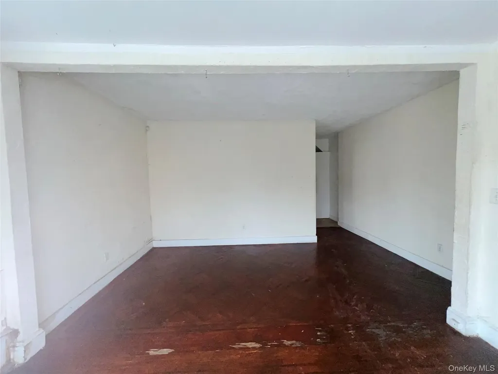 13533 234th Place Rosedale NY 11422