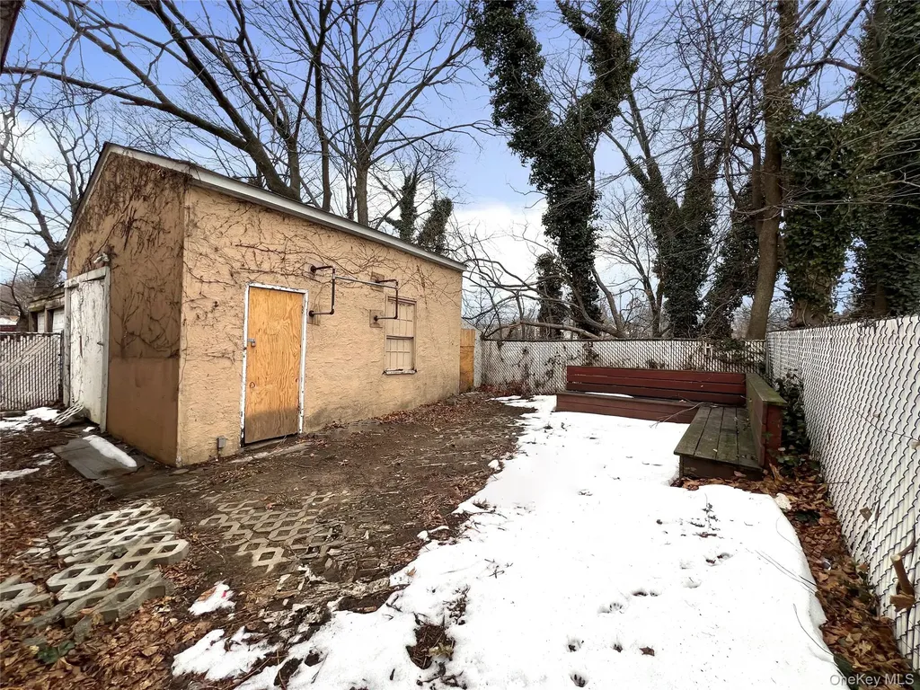 13533 234th Place Rosedale NY 11422