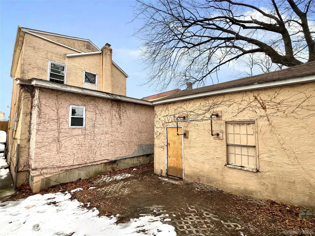 13533 234th Place Rosedale NY 11422