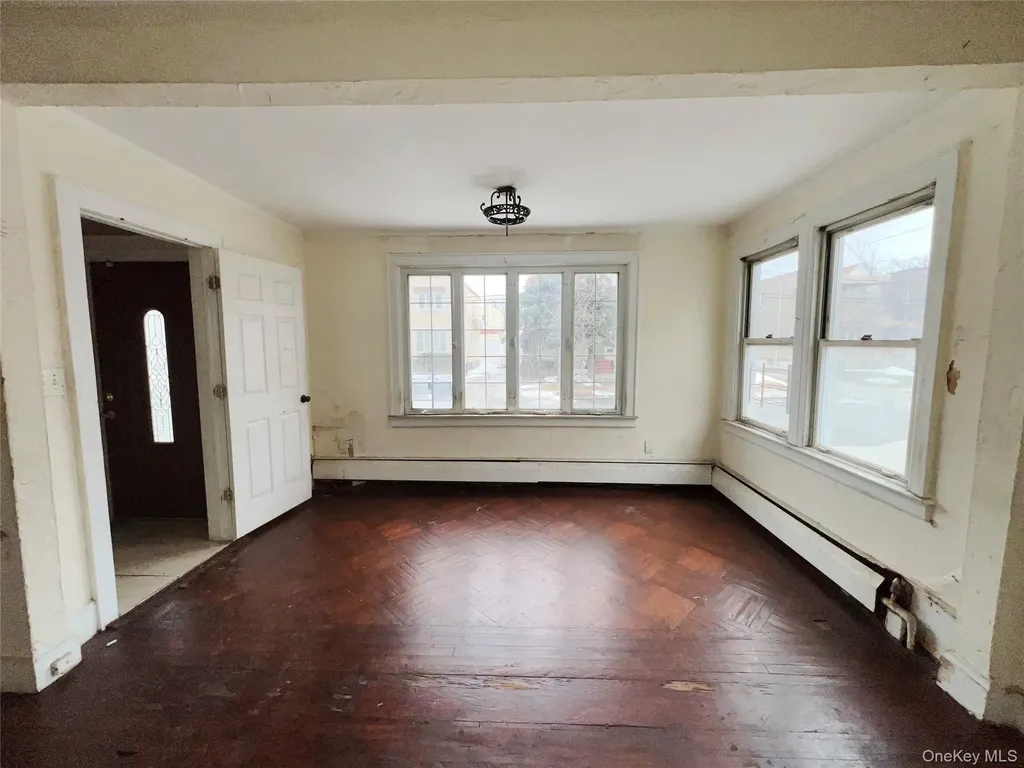 13533 234th Place Rosedale NY 11422