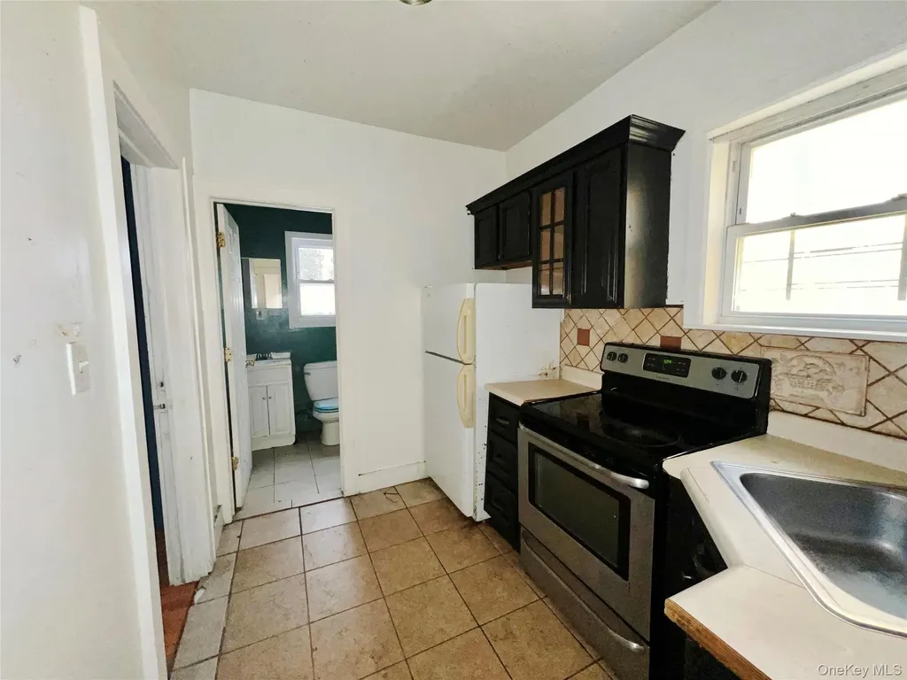 13533 234th Place Rosedale NY 11422