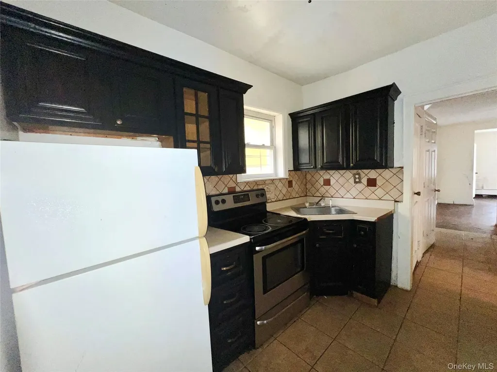 13533 234th Place Rosedale NY 11422