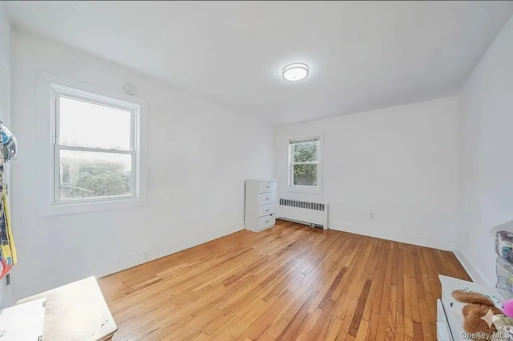 20202 109th Avenue Saint Albans NY 11412