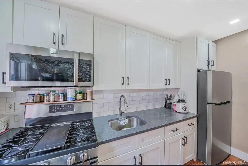 20202 109th Avenue Saint Albans NY 11412