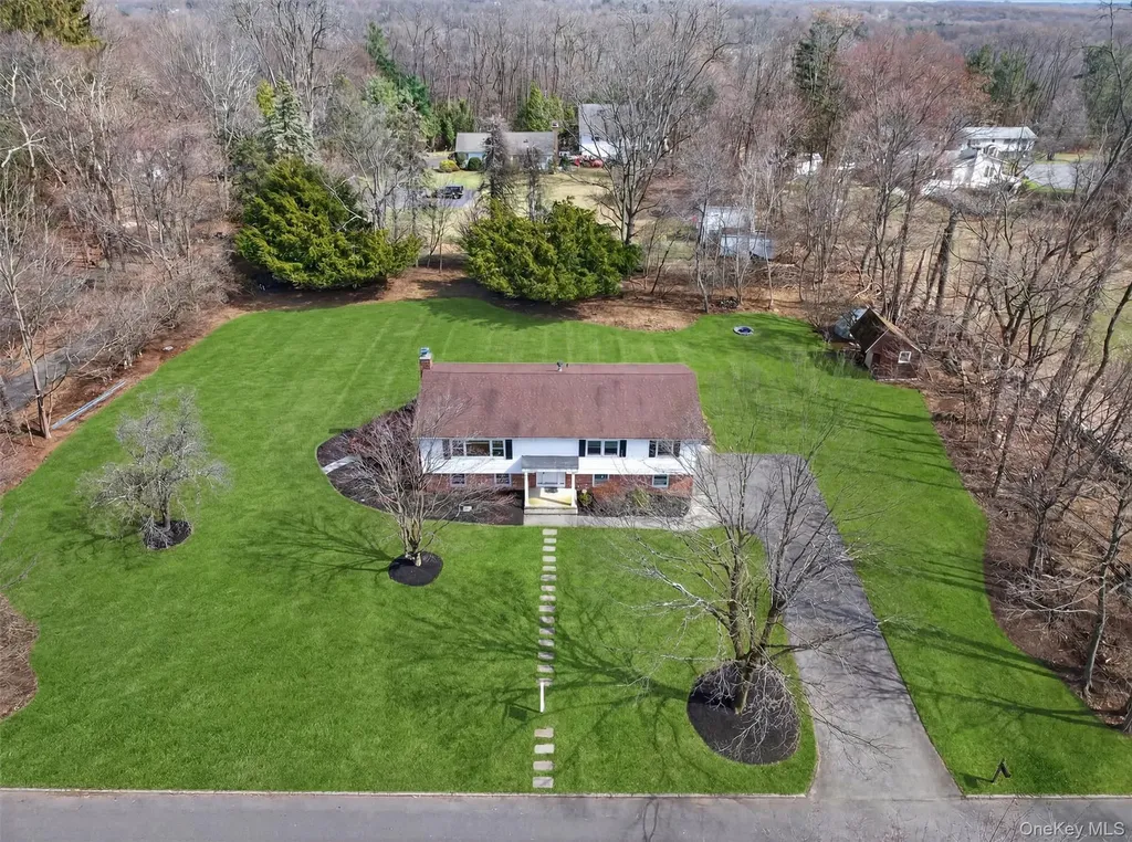 8 Hampton Road Airmont NY 10901