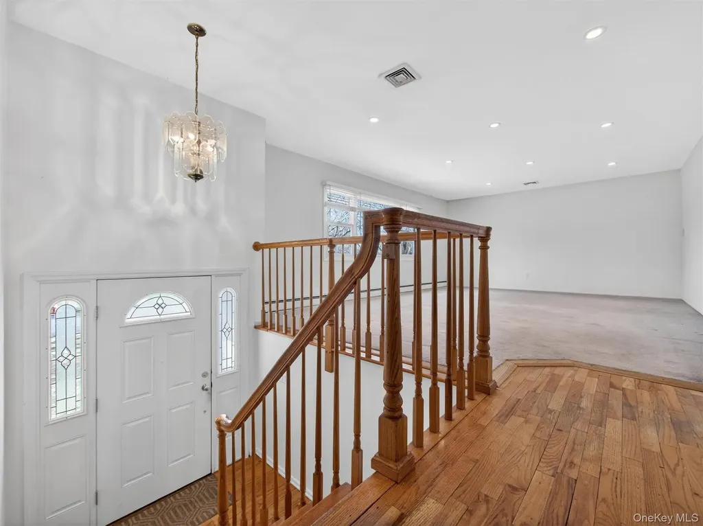 8 Hampton Road Airmont NY 10901