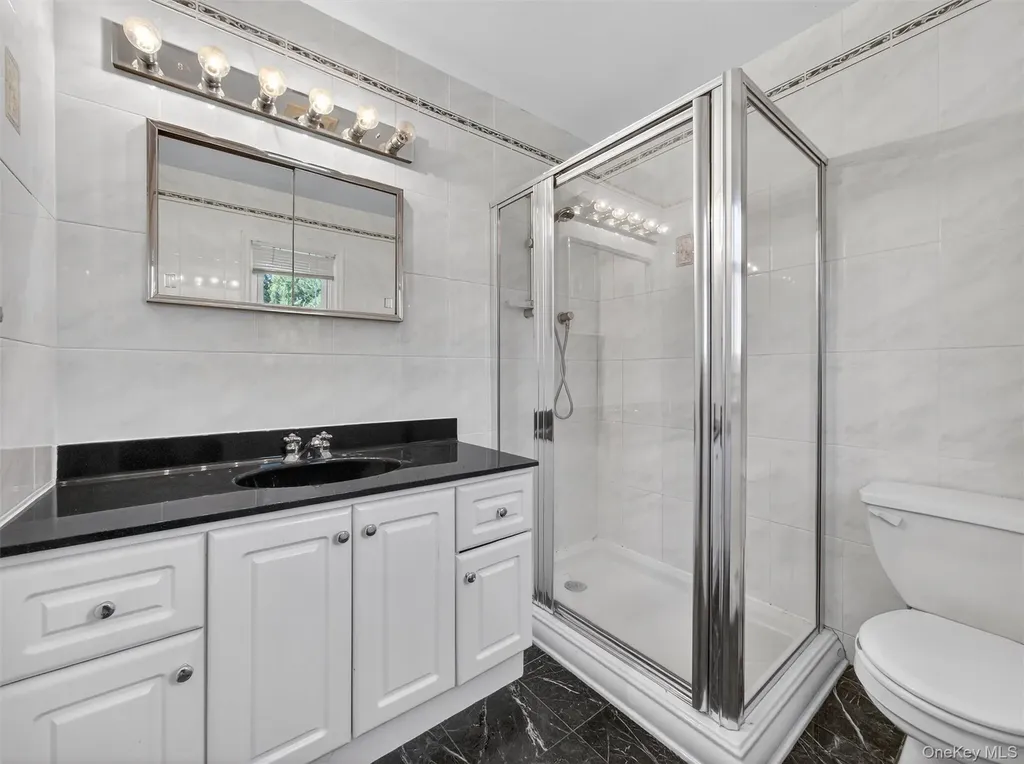 8 Hampton Road Airmont NY 10901