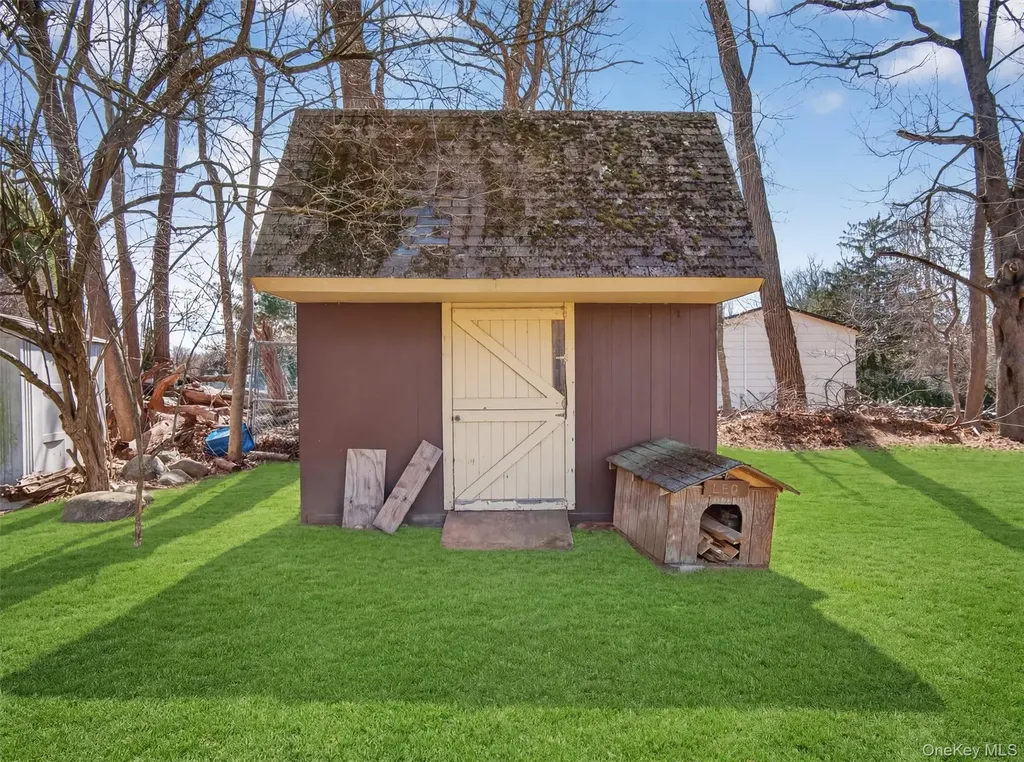 8 Hampton Road Airmont NY 10901