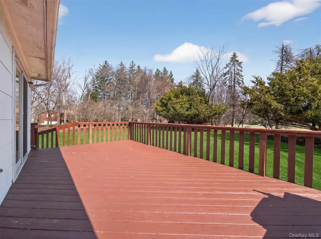 8 Hampton Road Airmont NY 10901