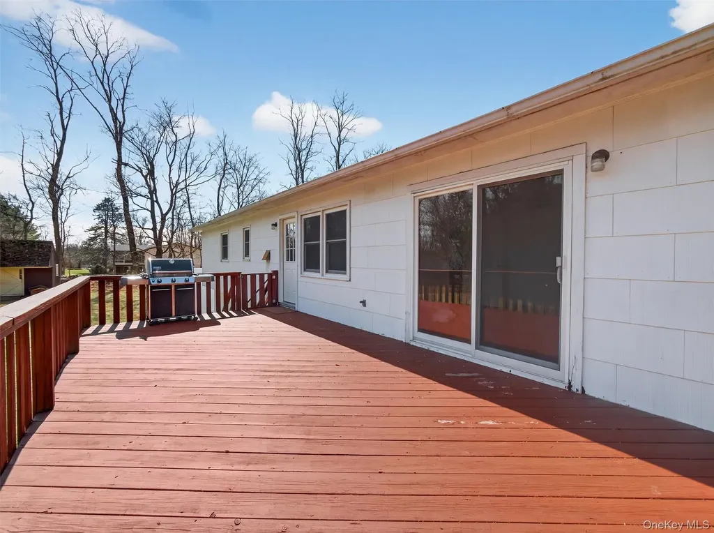 8 Hampton Road Airmont NY 10901