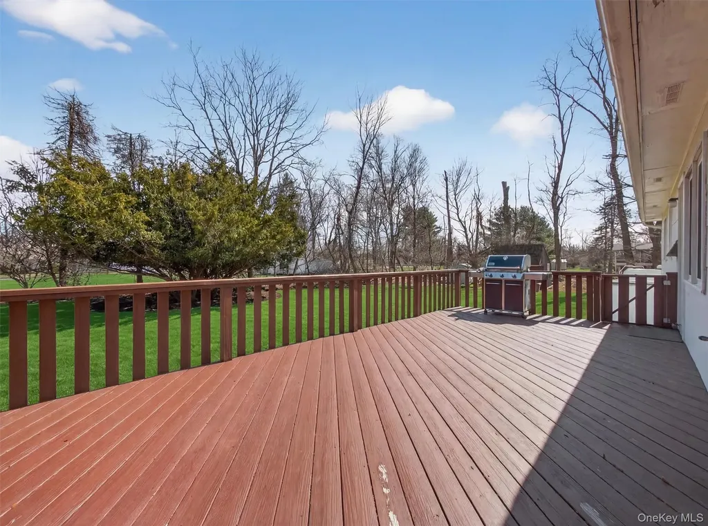 8 Hampton Road Airmont NY 10901