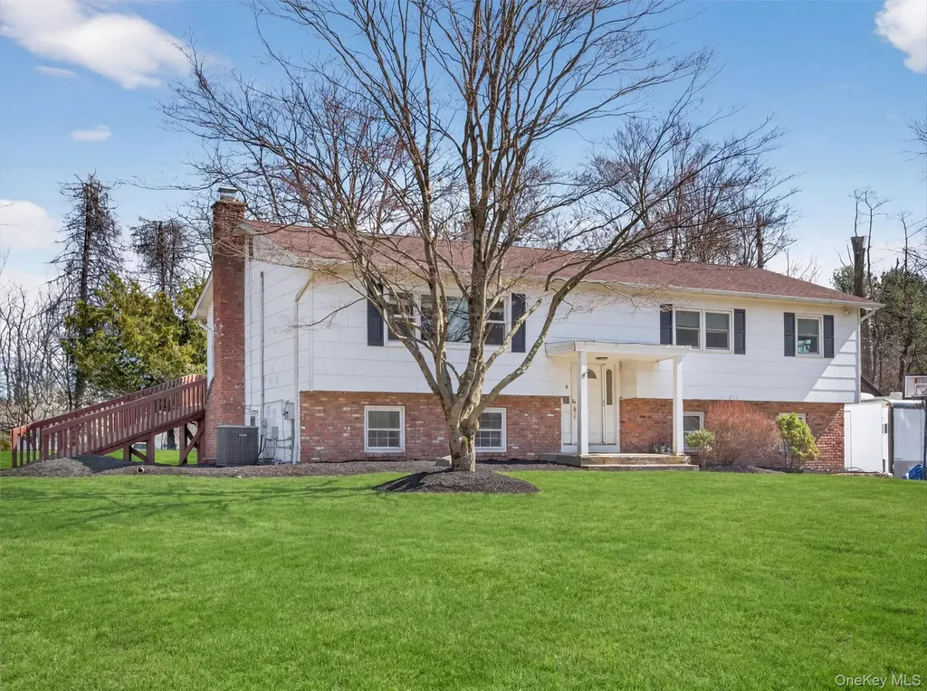 8 Hampton Road Airmont NY 10901