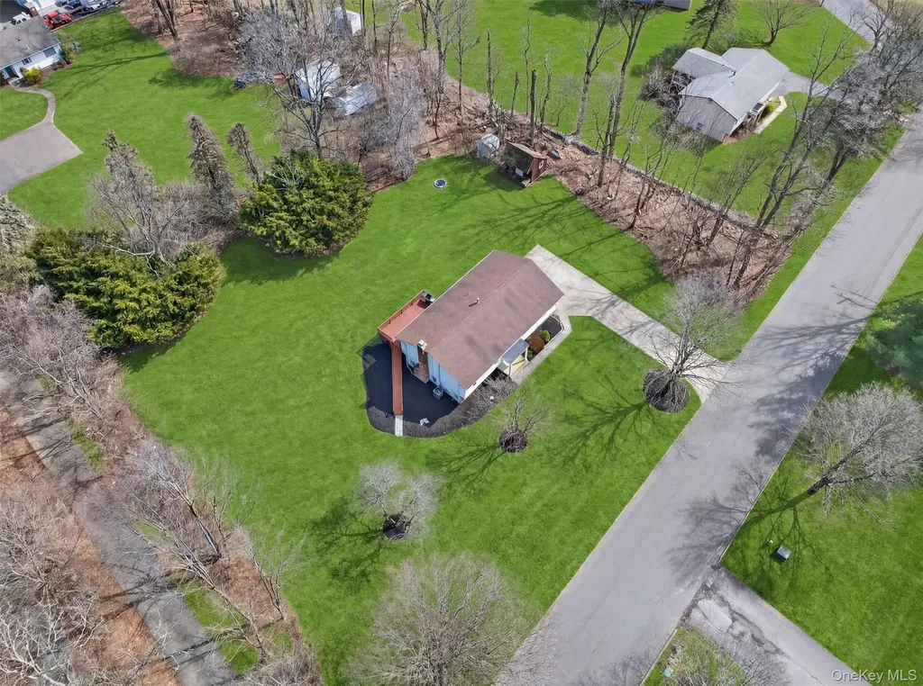 8 Hampton Road Airmont NY 10901