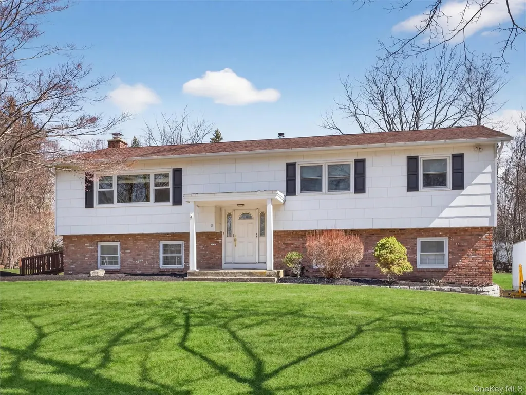 8 Hampton Road Airmont NY 10901