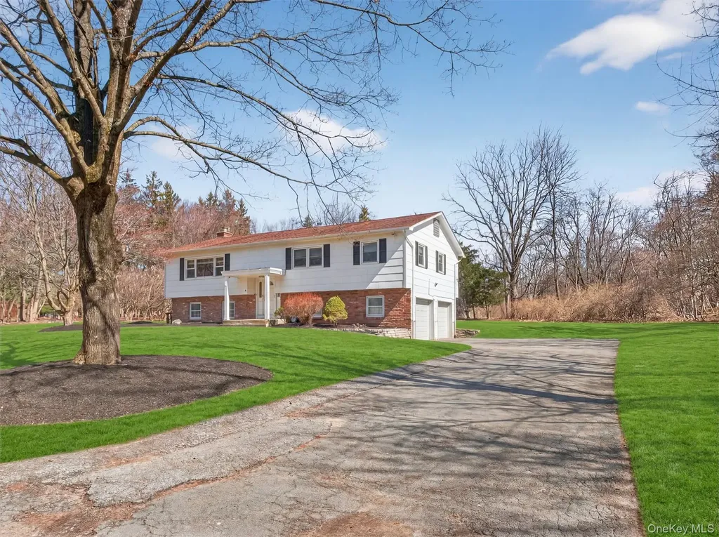 8 Hampton Road Airmont NY 10901