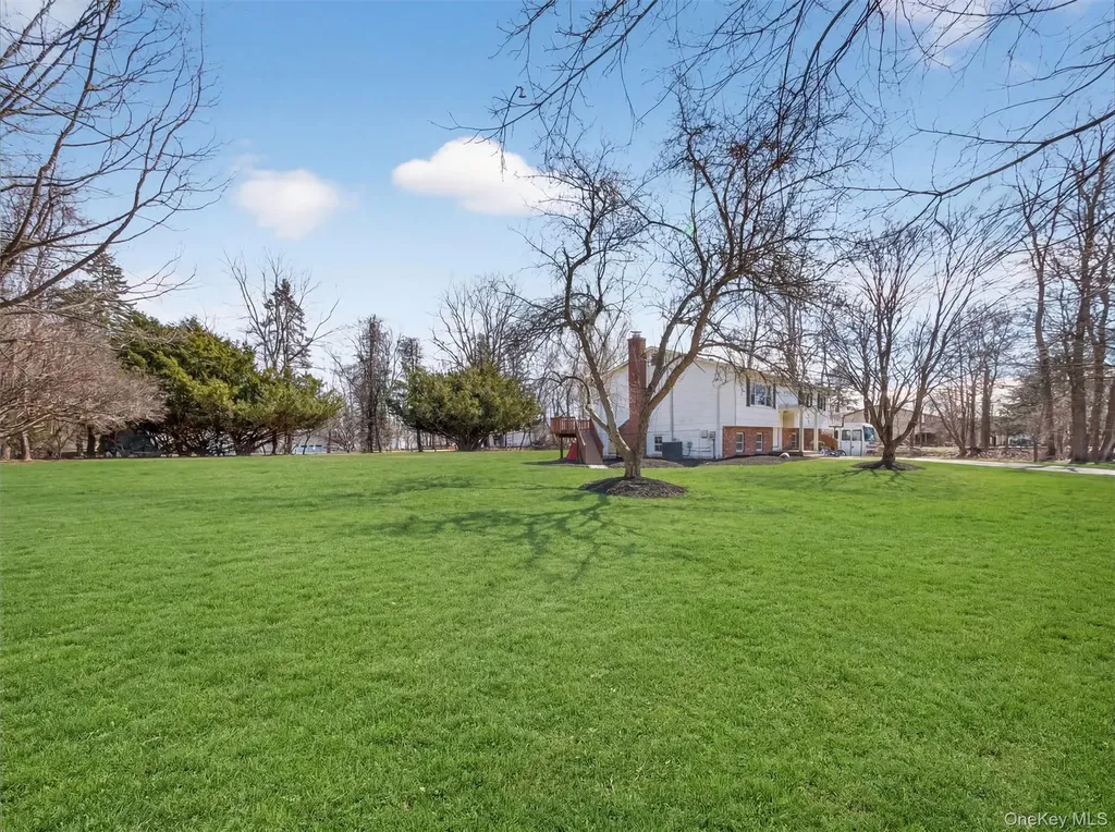 8 Hampton Road Airmont NY 10901
