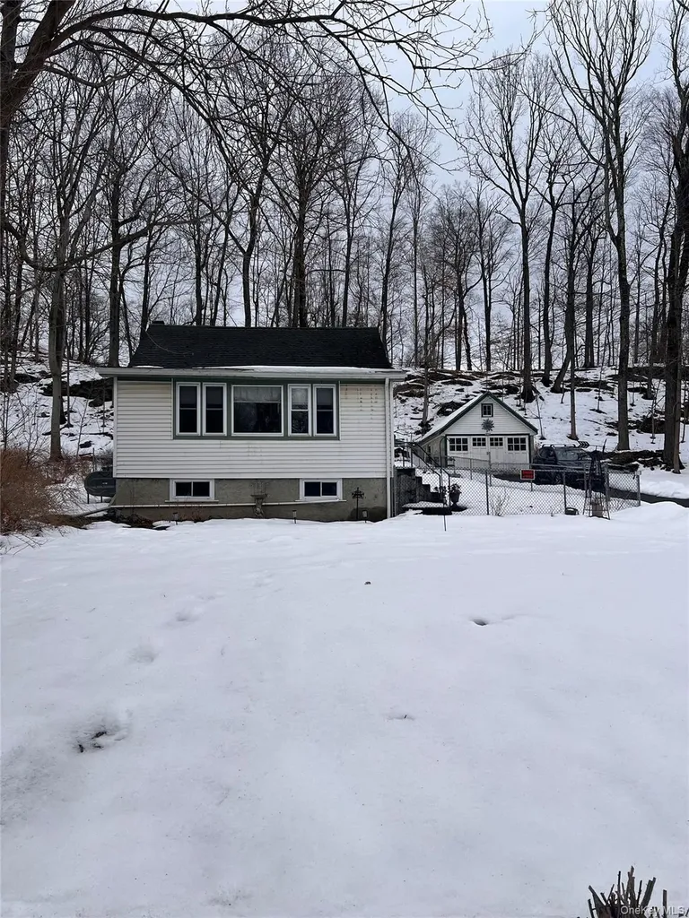 206 Lakeview Road Wappingers Falls NY 12590
