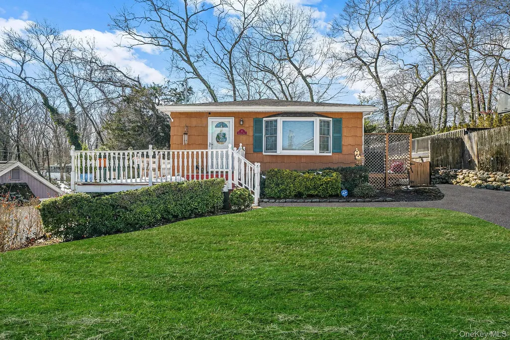 6 Hillside Road Sound Beach NY 11789