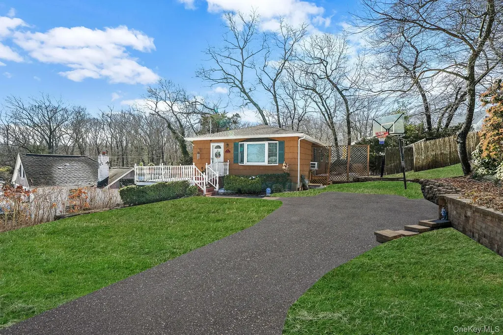 6 Hillside Road Sound Beach NY 11789