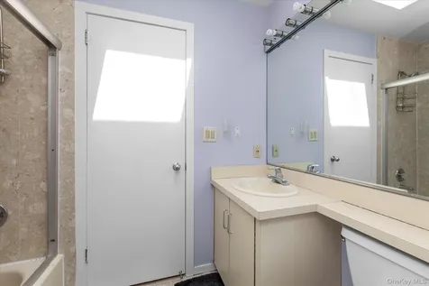 16 Serein Court Syosset NY 11791