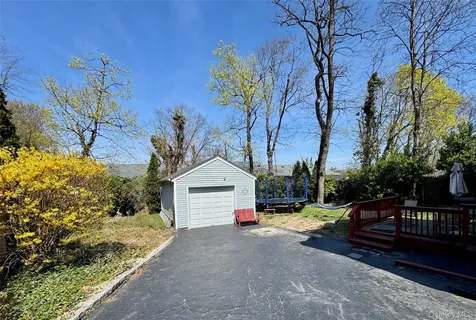 16 Altamont Avenue Sea Cliff NY 11579