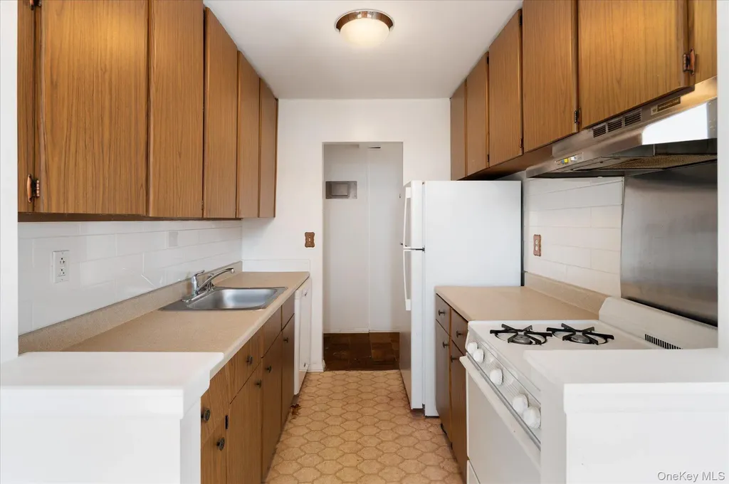 25 Stewart Place Mount Kisco NY 10549