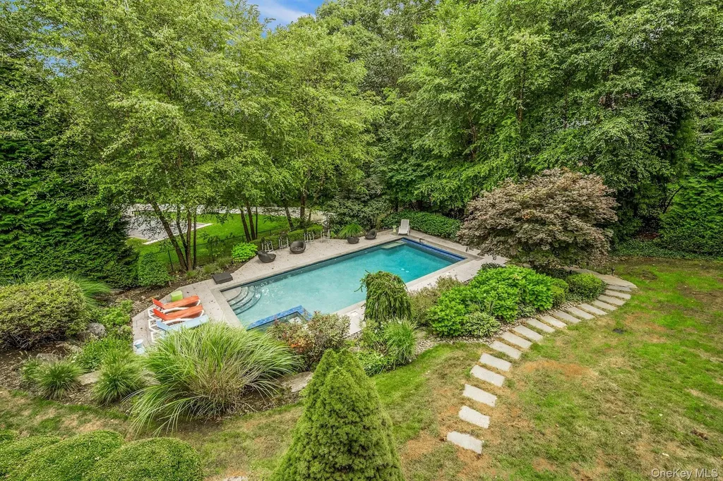 32 Penny Lane Scarsdale NY 10583