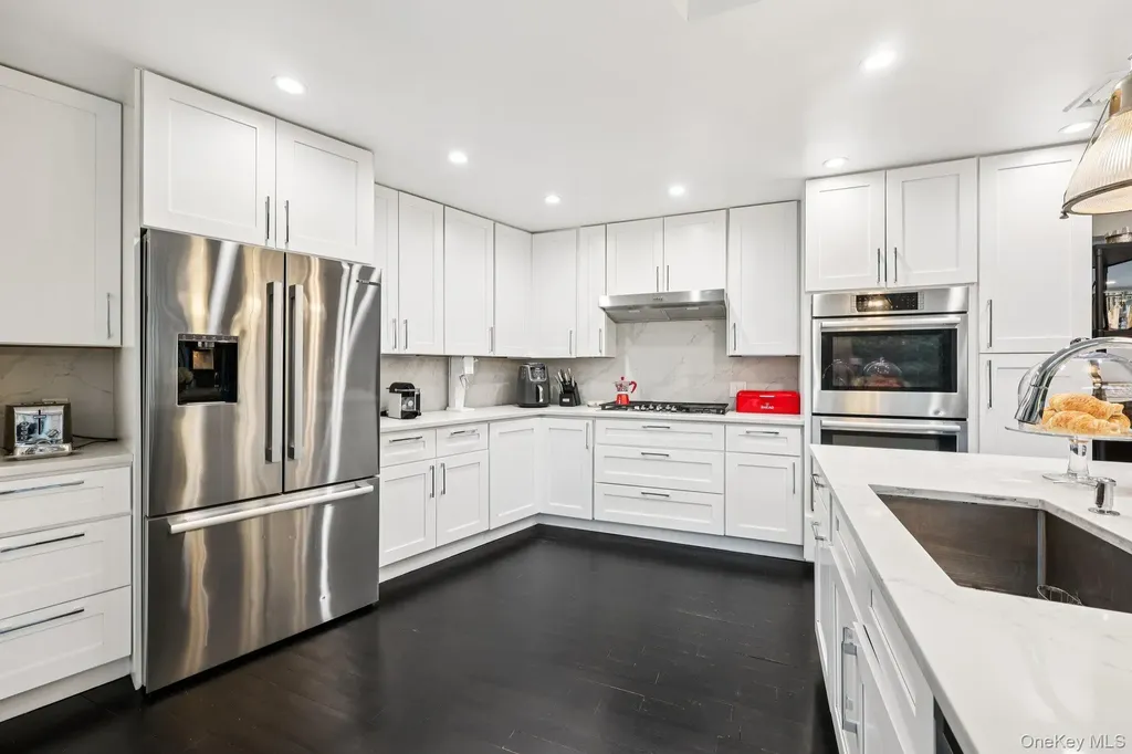 6 Carol Lane Mamaroneck NY 10543