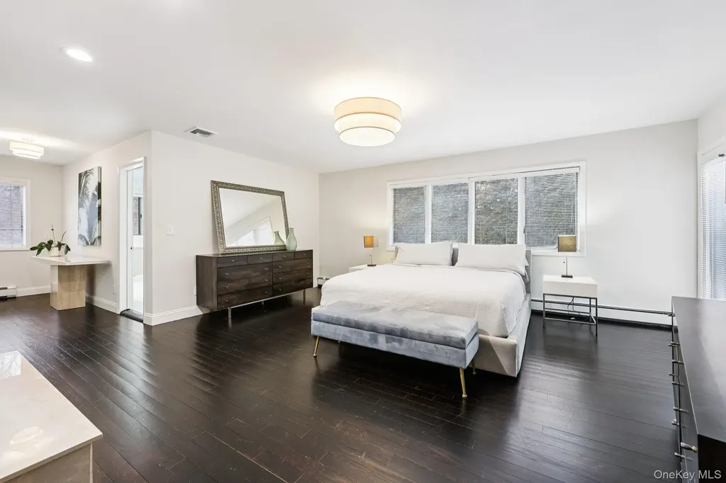 6 Carol Lane Mamaroneck NY 10543