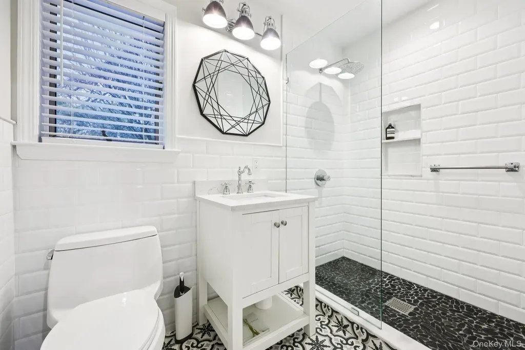 6 Carol Lane Mamaroneck NY 10543