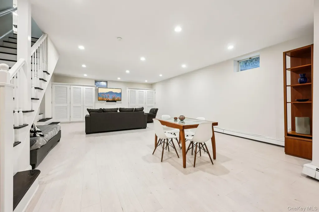 6 Carol Lane Mamaroneck NY 10543