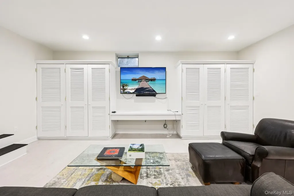 6 Carol Lane Mamaroneck NY 10543