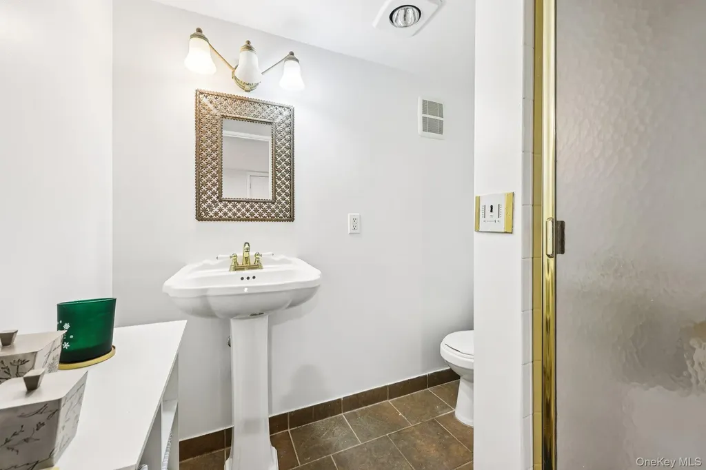 6 Carol Lane Mamaroneck NY 10543