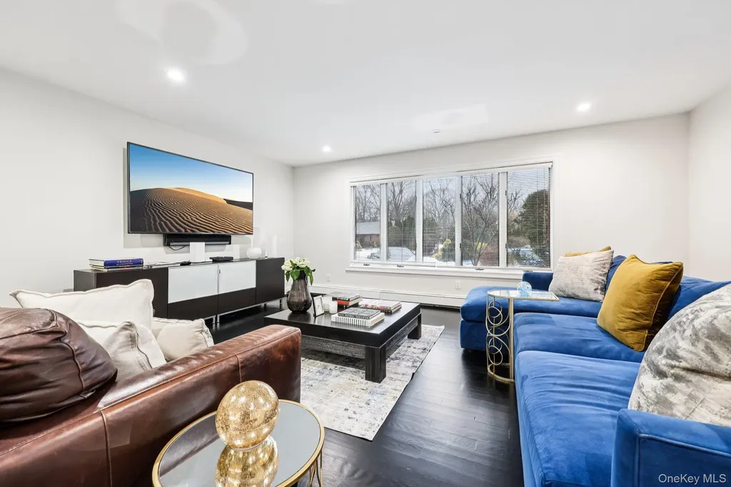 6 Carol Lane Mamaroneck NY 10543