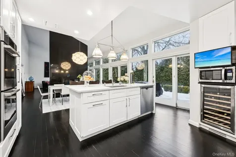 6 Carol Lane Mamaroneck NY 10543