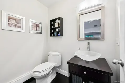 6 Carol Lane Mamaroneck NY 10543