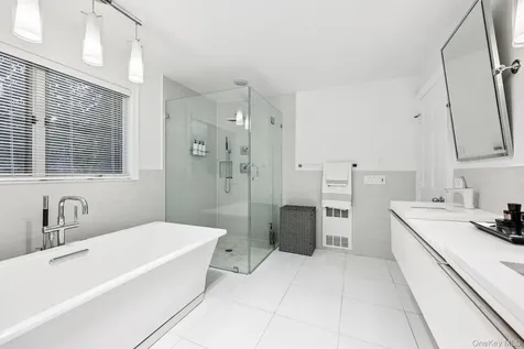 6 Carol Lane Mamaroneck NY 10543