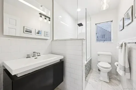 6 Carol Lane Mamaroneck NY 10543