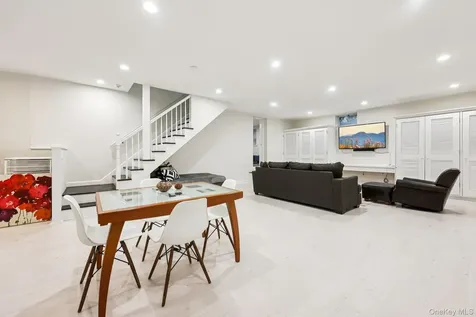 6 Carol Lane Mamaroneck NY 10543