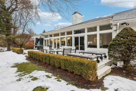 6 Carol Lane Mamaroneck NY 10543