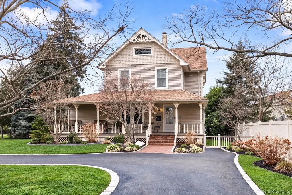 52 Marvin Lane Islip NY 11751