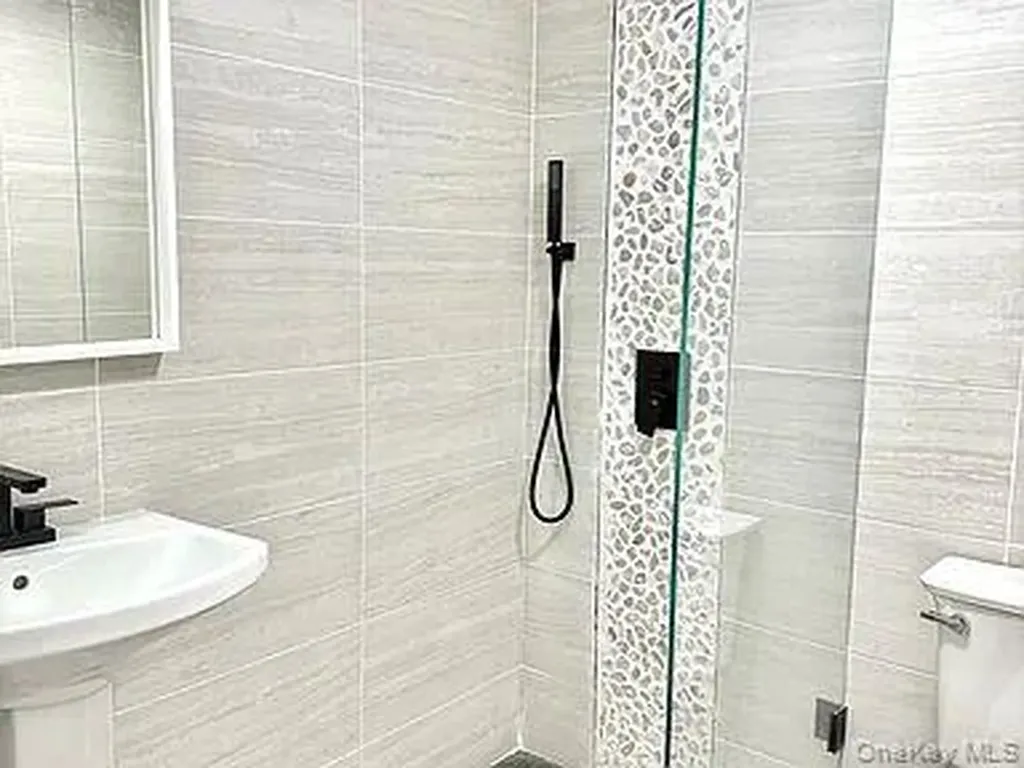 13222 41st Road Flushing NY 11355