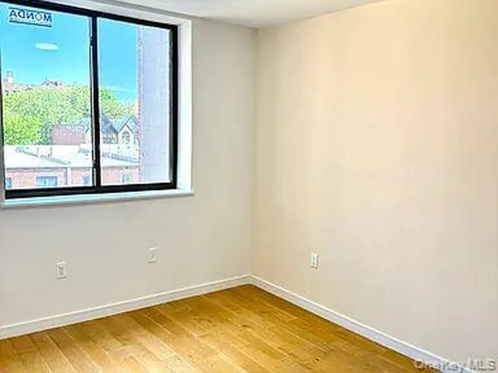 13222 41st Road Flushing NY 11355